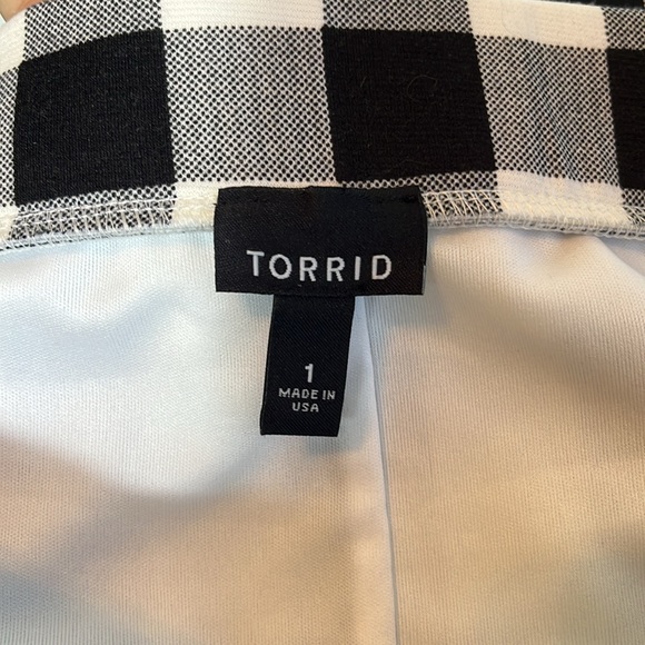 Torrid Plaid Pointe Midi Skirt, Black/White Checkered Print, size 1x - Picture 6 of 7